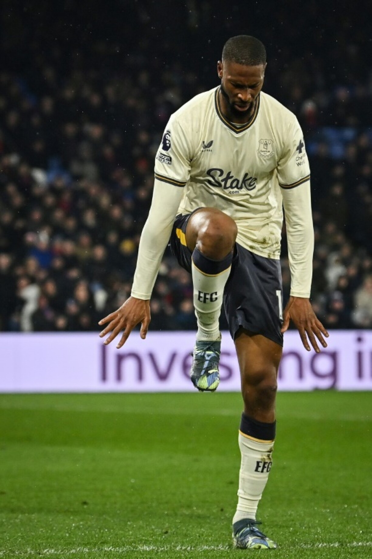 Everton's Beto celebrates after scoring his team's first goal at Crystal Palace