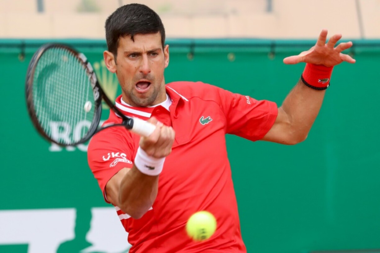 Le Serbe Novak Djokovic, lors de son match face à l'Italien Jannik Sinner, au 2e tour du Masters 1000 de Monte-Carlo, le 14 avril 2021