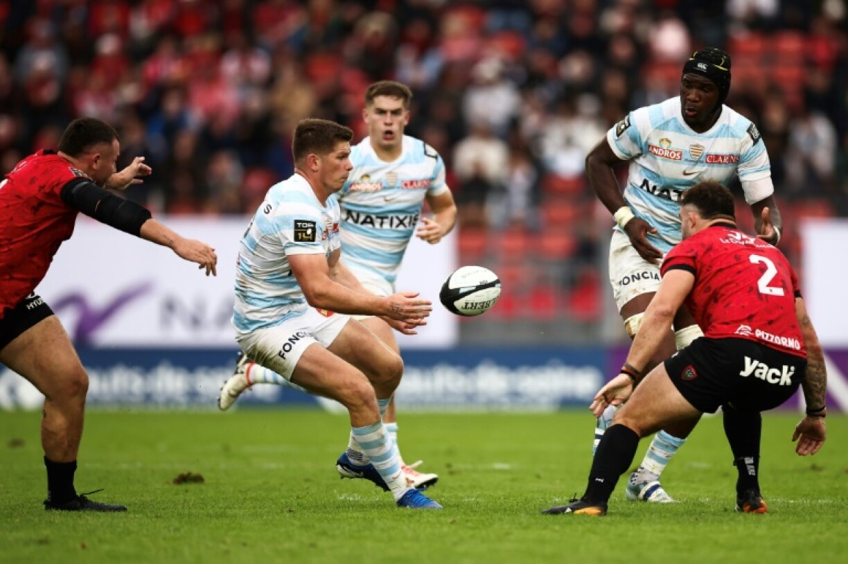 Owen Farrell (C) joined Racing 92 from Saracens this season