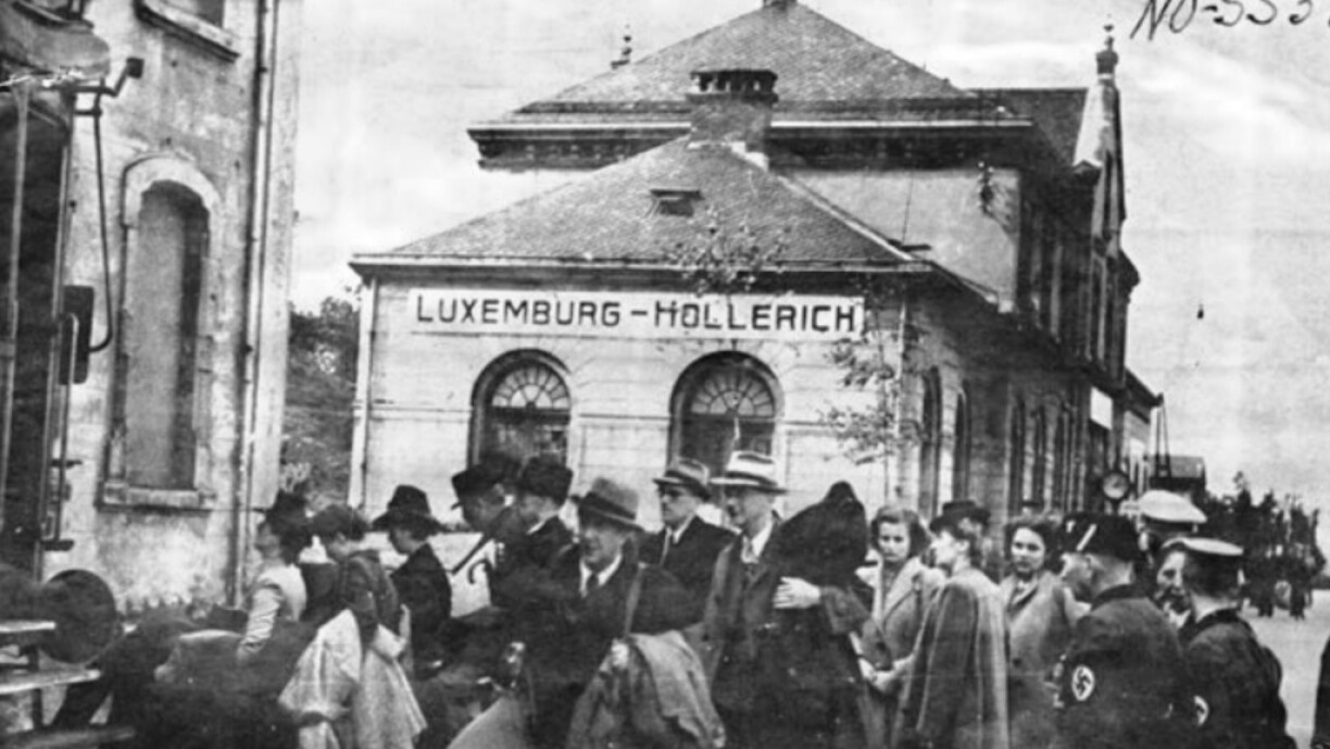 No photos exist of the Jewish deportations from Luxembourg. The above photo shows the 'Umsiedlung' campaign, in which Luxembourgers were forcefully resettled in eastern Europe for refusing to collaborate with the Nazi regime. Other Germanic people left for the East on a voluntary basis.