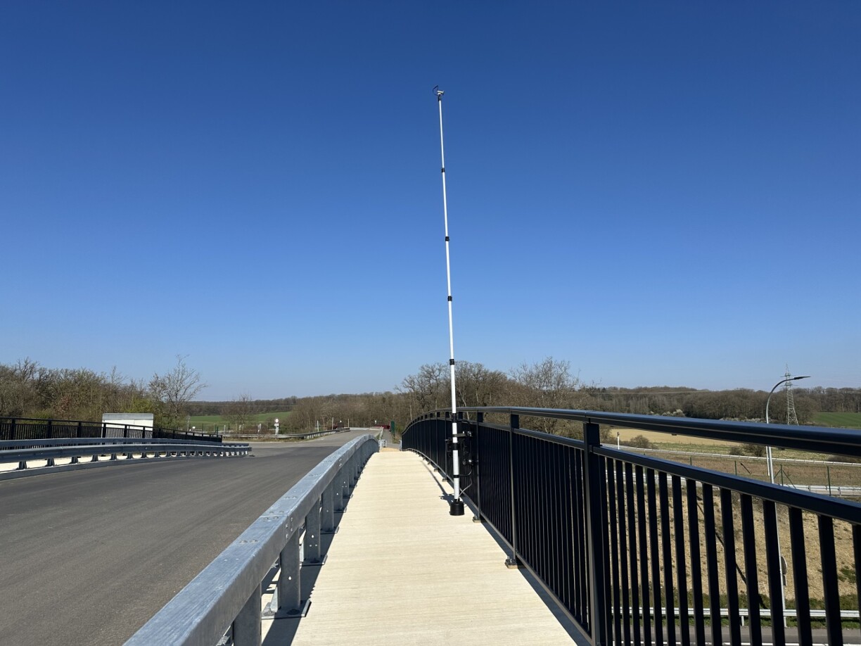 Au Luxembourg, l'administration des ponts et chaussées a installé plusieurs caméras au-dessus de la nouvelle voie de covoiturage de l'A3.