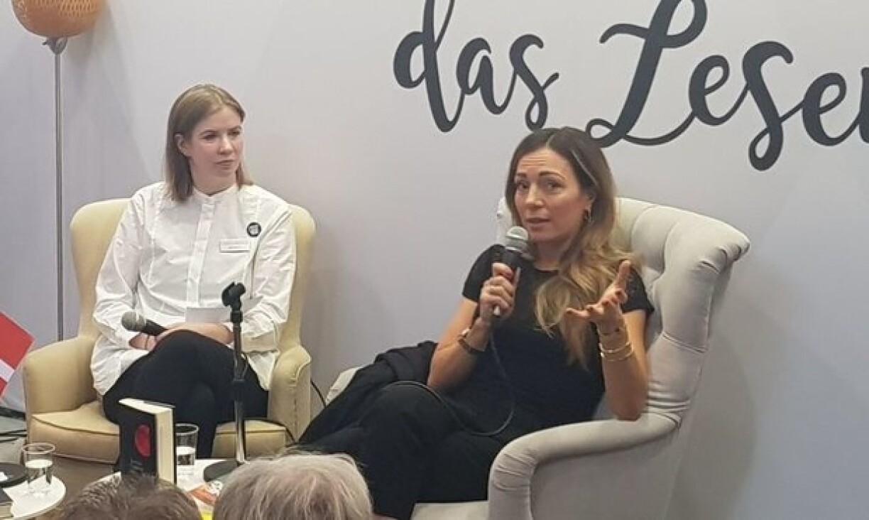 D'Katrine Engberg (riets) kënnt op Lëtzebuerg