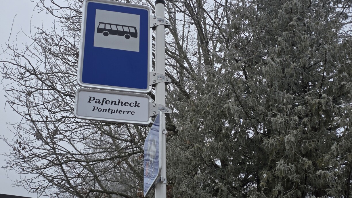 D'Monnerecher Strooss zu Steebrécken ass fir Autoen eng Sakgaass.