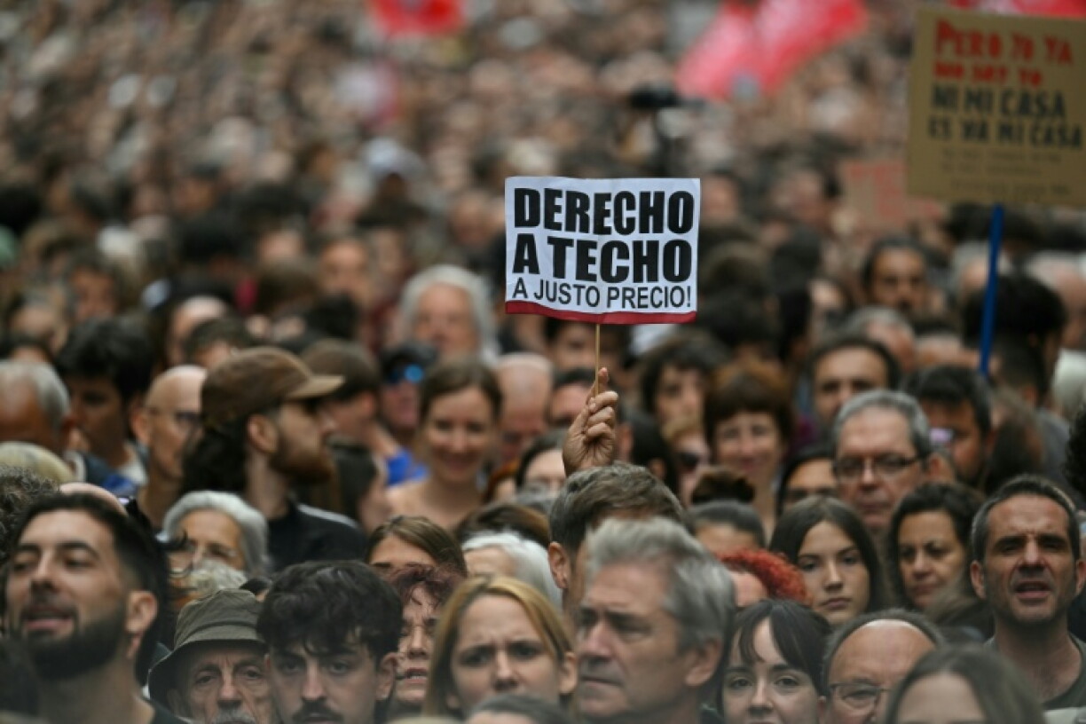 'Right to a roof': there is growing anger over the cost of housing in Spain