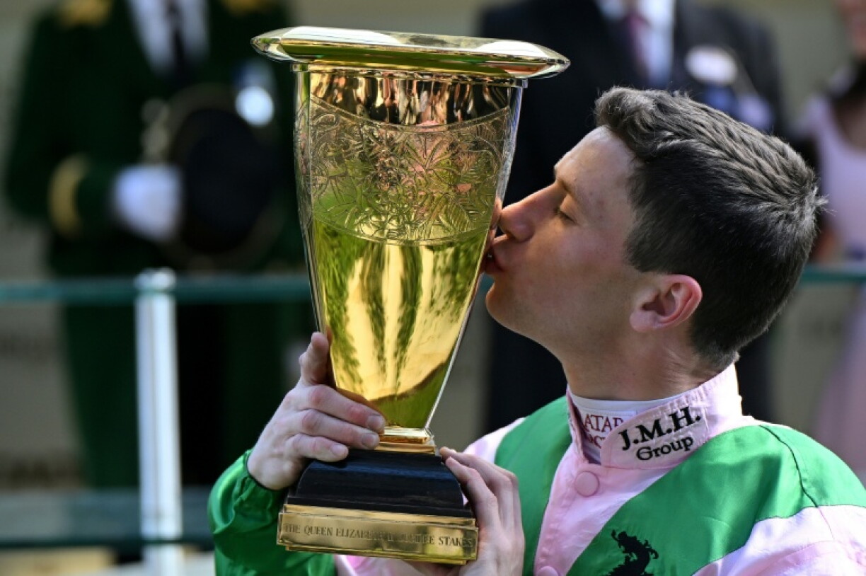 Jockey Oisin Murphy said trainer George Scott had pulled off a great training performance as Caballo de Mar won the Group One Prix du Cadran