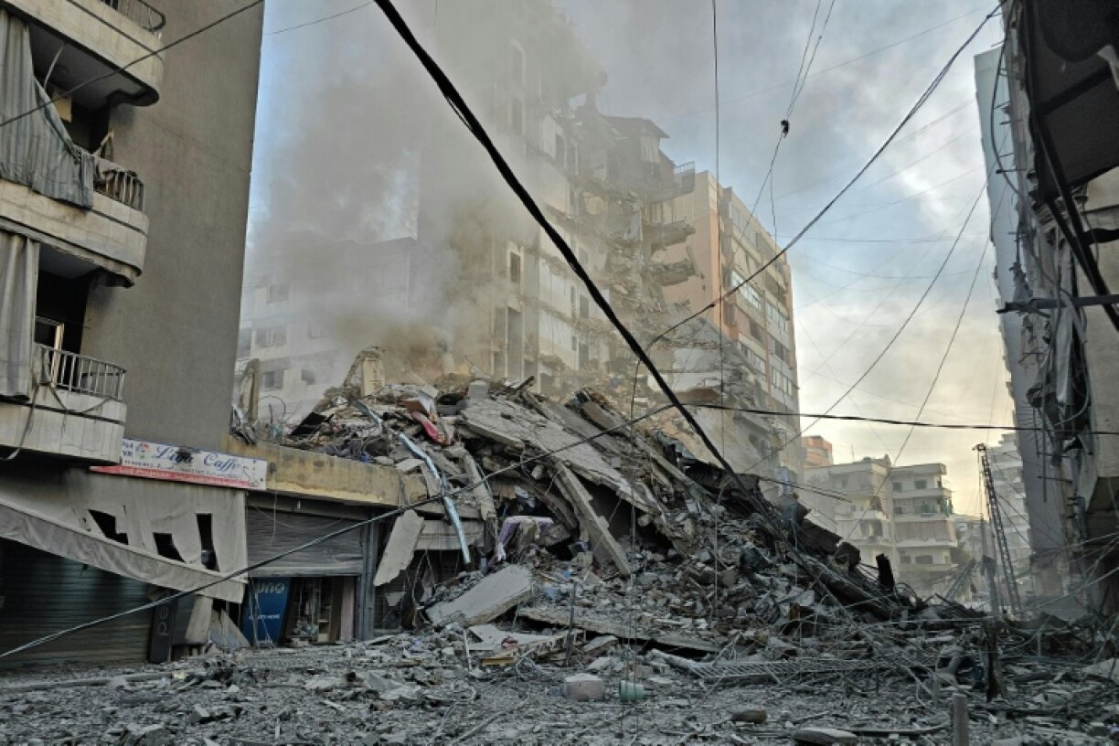 Un immeuble détruit par un bombardement israélien dans la banlieue sud de Beyrouth, le 6 mars 2026