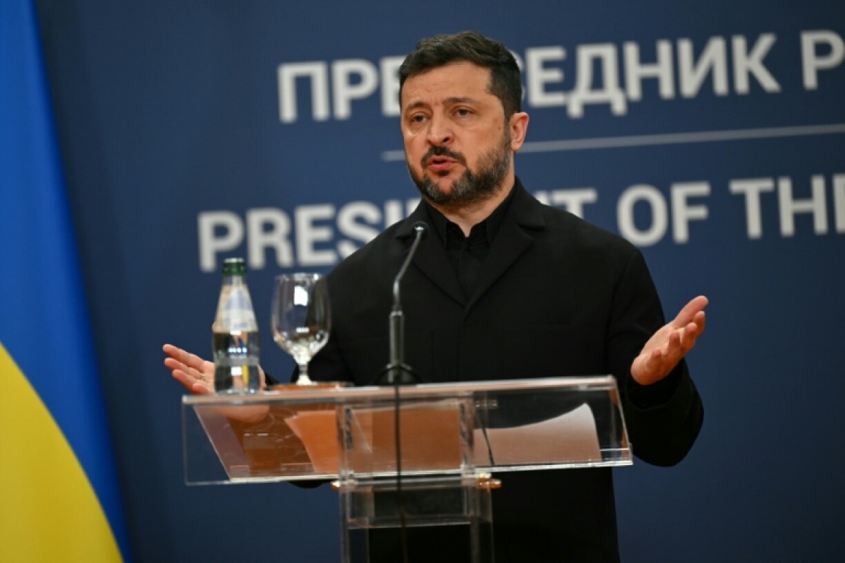 Die Ukraine verfügt vor dem kommenden Winter über praktisch keine intakten Wärmekraftwerke mehr. Grund seien die nahezu täglichen russischen Angriffe, sagte Präsident Selenskyj in Belgrad. Über die Herausforderungen habe er mit seinem serbischen Kollegen Vucic gesprochen.