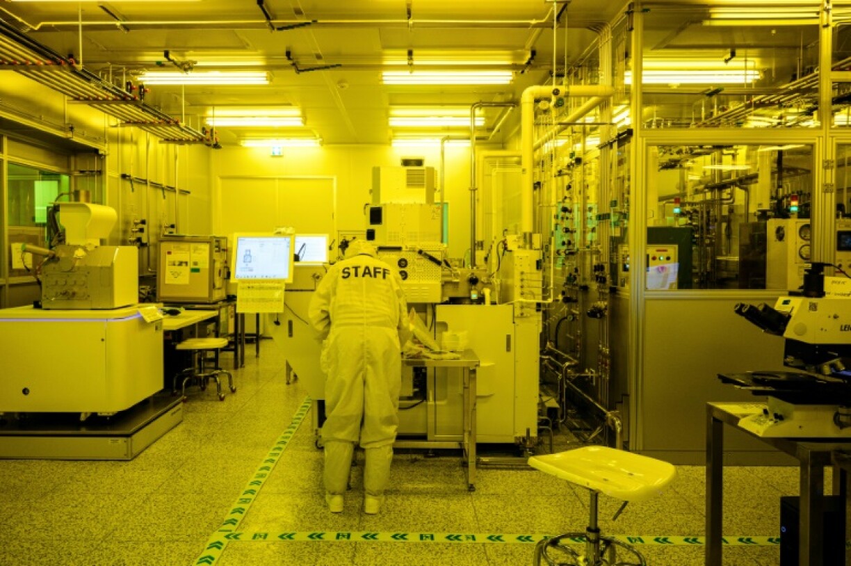 The Seoul National University semiconductor institute is urging the government to invest more in the sector