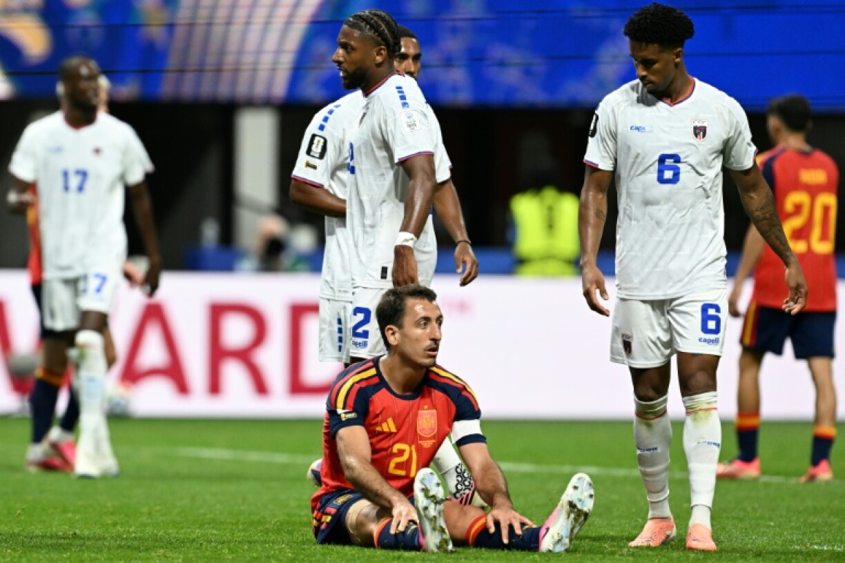 Mikel Oyarzabal est au sol après une action lors du match nul entre l'Espagne et le Cap-Vert, le 15 juin 2026 à Atlanta