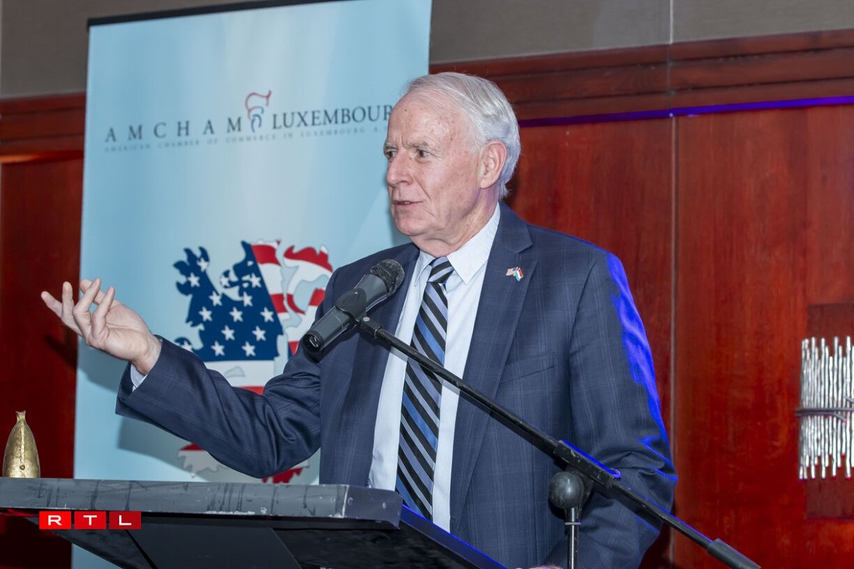 US Embassador Thomas Berrett gives speech at the American Chamber of Commerce Thanksgiving Gala