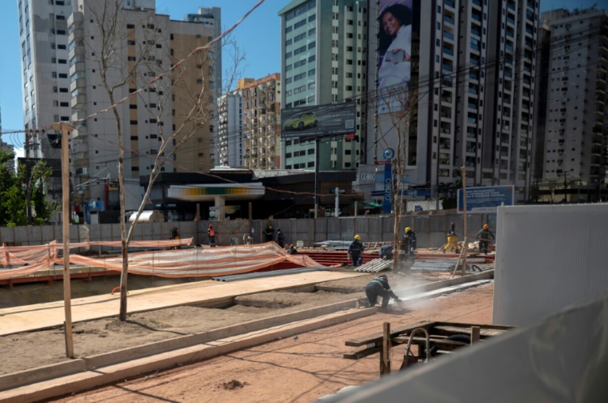 In response to the emergency, Brazilian authorities are trying to put pressure on the hotel sector