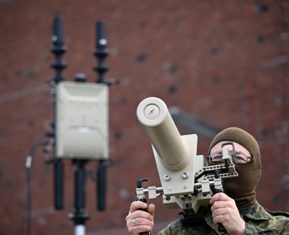 German troops used handheld drone jammers during a defence exercise in Hamburg on Friday