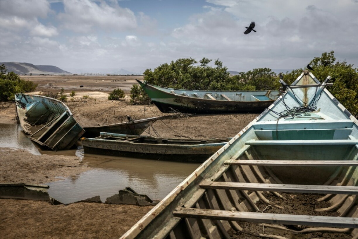 (Photo archives) Bateaux saisis auprès de passeurs de migrants, dans un poste des garde-côtes à Khor Angar (Djibouti), le 12 avril 2026