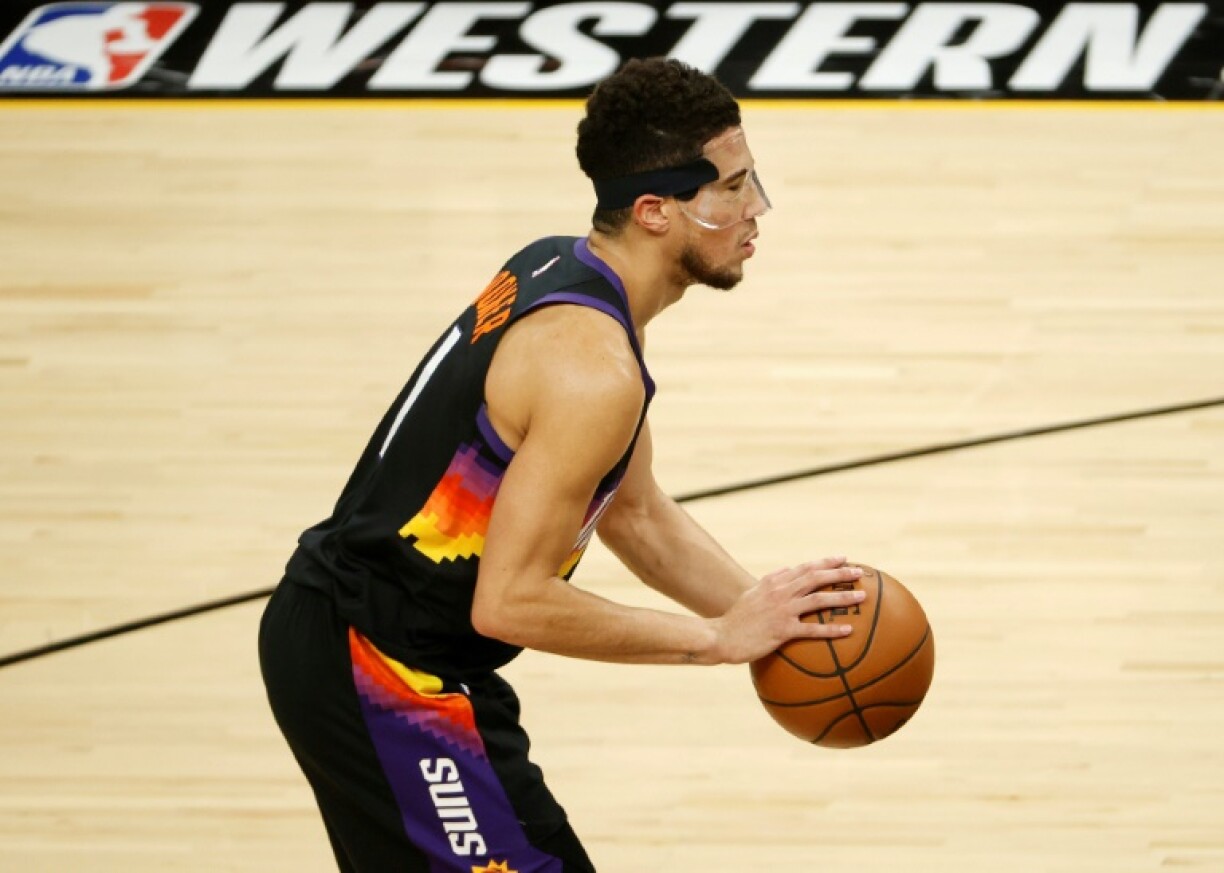 Devin Booker des Phoenix Suns lors du match 5 des finales de Conférence Ouest à domicile contre les Los Angeles Clippers, le 28 juin 2021