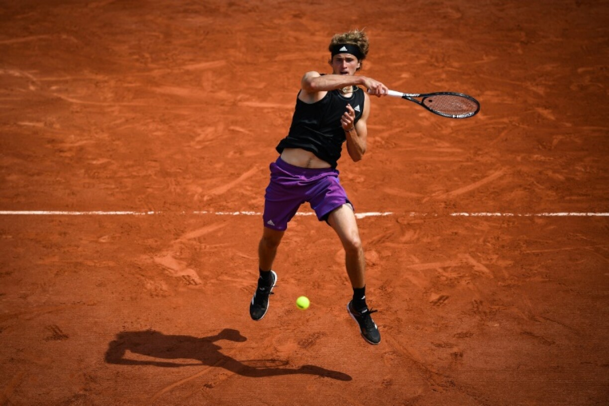 L'Allemand Alexander Zverev face au Russe Roman Safiullin au 2e tour du tournoi de Roland-Garros, le 2 juin 2021