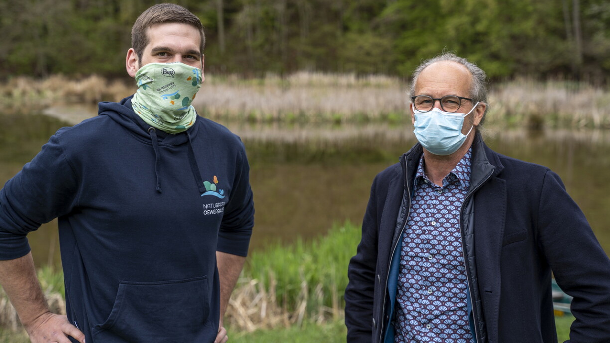 Le ranger, Tom Schmit, et le ministre de l'Aménagement du territoire, Claude Turmes.