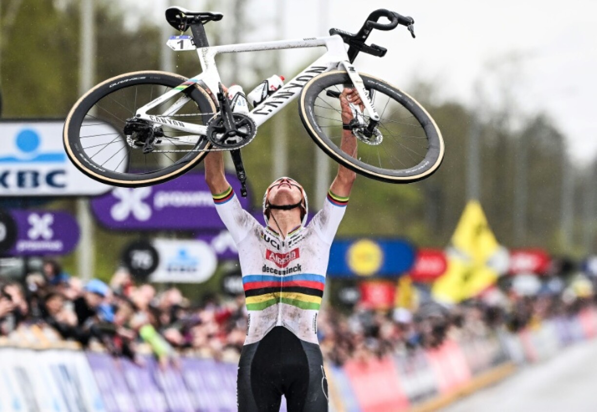 Mathieu van der Poel vainqueur du Tour de France à Audenaarde le 31 mars 2024