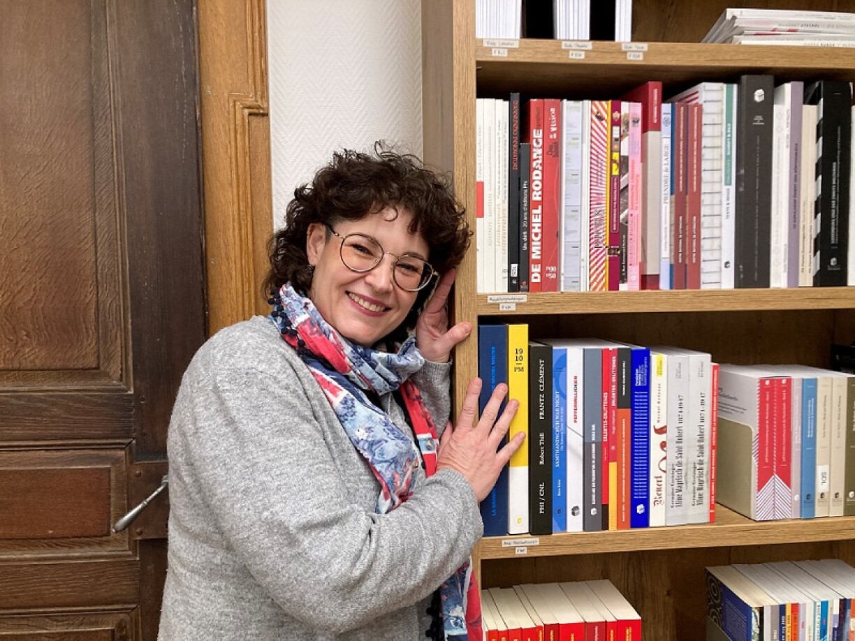 D'Cathy Clemet krut den 2.Präis fir de Roman "Neel mat Käpp"