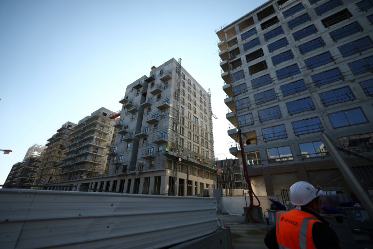 Le chantier de construction du village des athlètes pour les Jeux olympiques et paralympiques de Paris 2024, à Saint-Ouen, le 13 février 2023