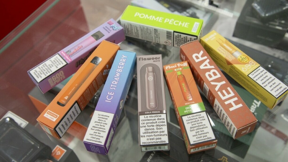 Les Puff sont des cigarettes electroniques jetables aux parfums sucres ou fruitees avec des emballages aux couleurs vives qui existent sous une vingtaine de marques.