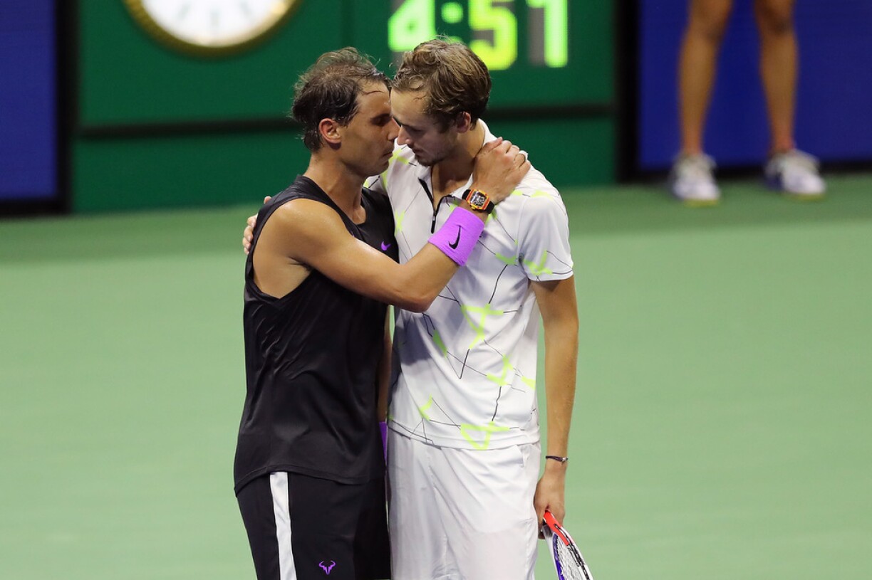 D'Middegkeet no bal 5 Stonnen Tennis war deenen zwee Finalisten unzegesinn.