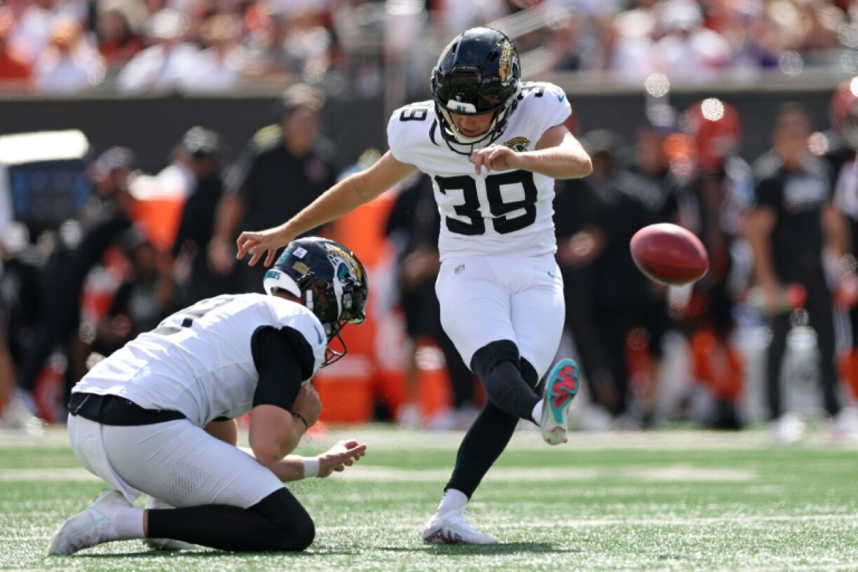 The Eagles looked to have won with their own go-ahead field goal and just eight seconds on the clock, before Cam Little's 57-yard attempt
