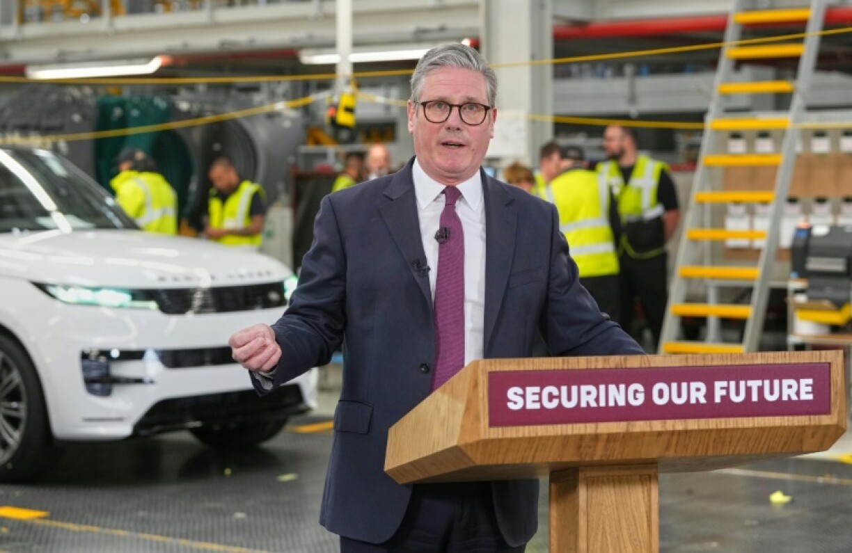 Starmer visited a Jaguar Land Rover car factory in Birmingham, central England, in a show of industry support