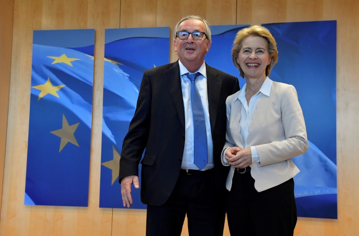 Jean-Claude Juncker va devoir assumer ses fonctions de président de la Commission européenne plus longtemps que prévu avant le passage de témoin avec Ursula Von Der Leyen.