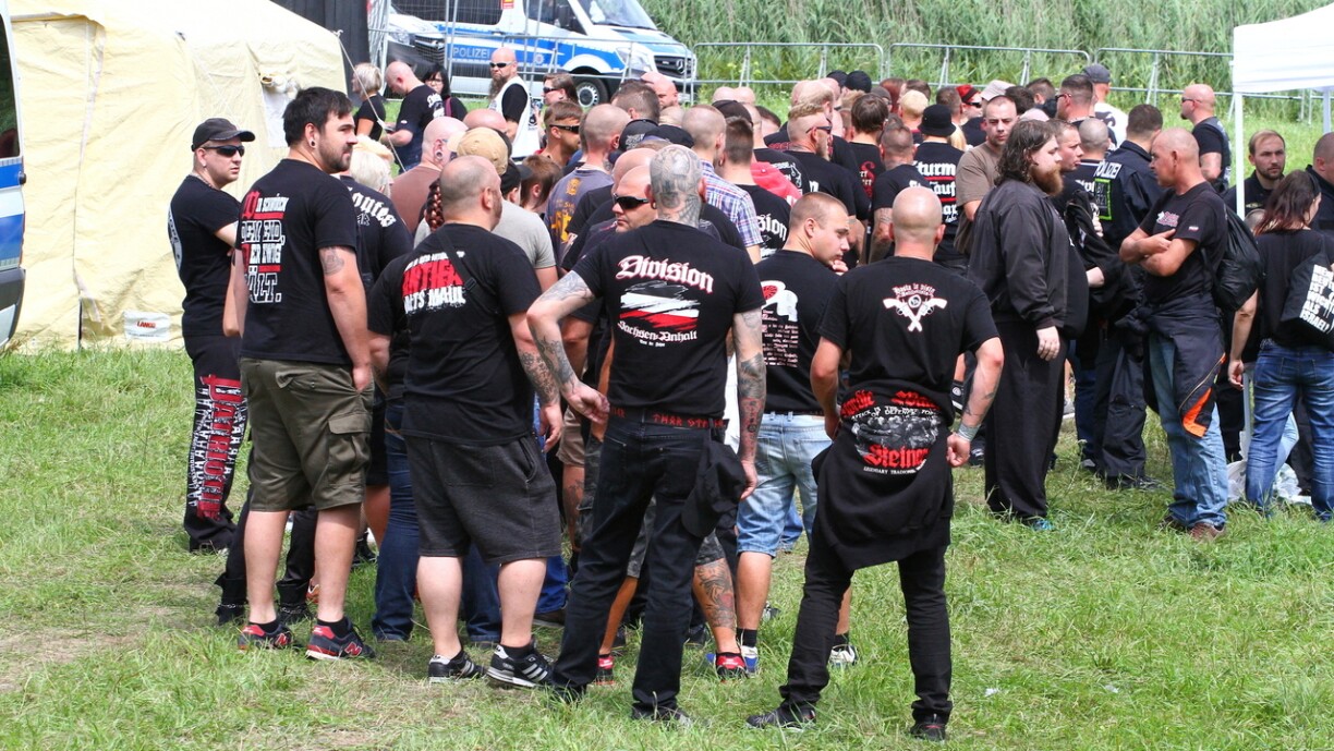 Un groupe de néonazis assiste à un concert en Allemagne