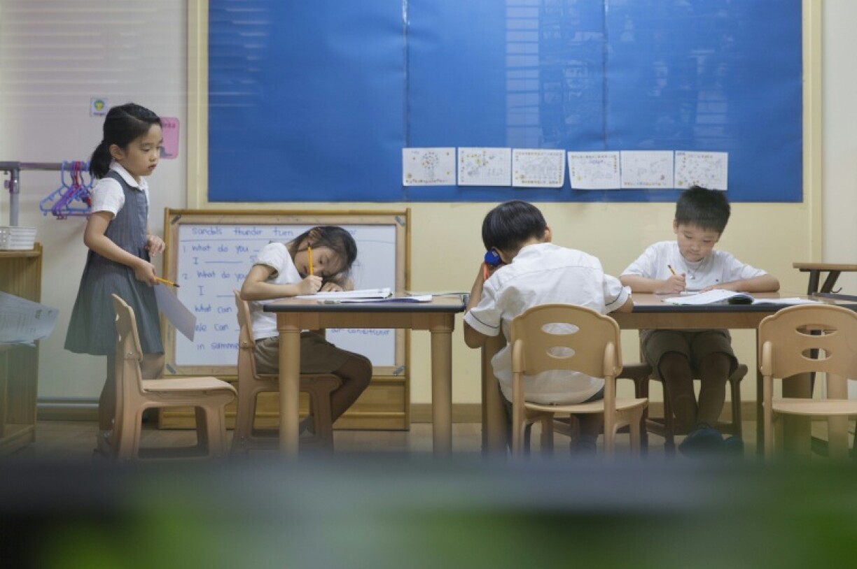 South Korea has passed a bill banning the use of mobile phones in school classrooms nationwide, joining other countries in efforts to curb social media use among minors
