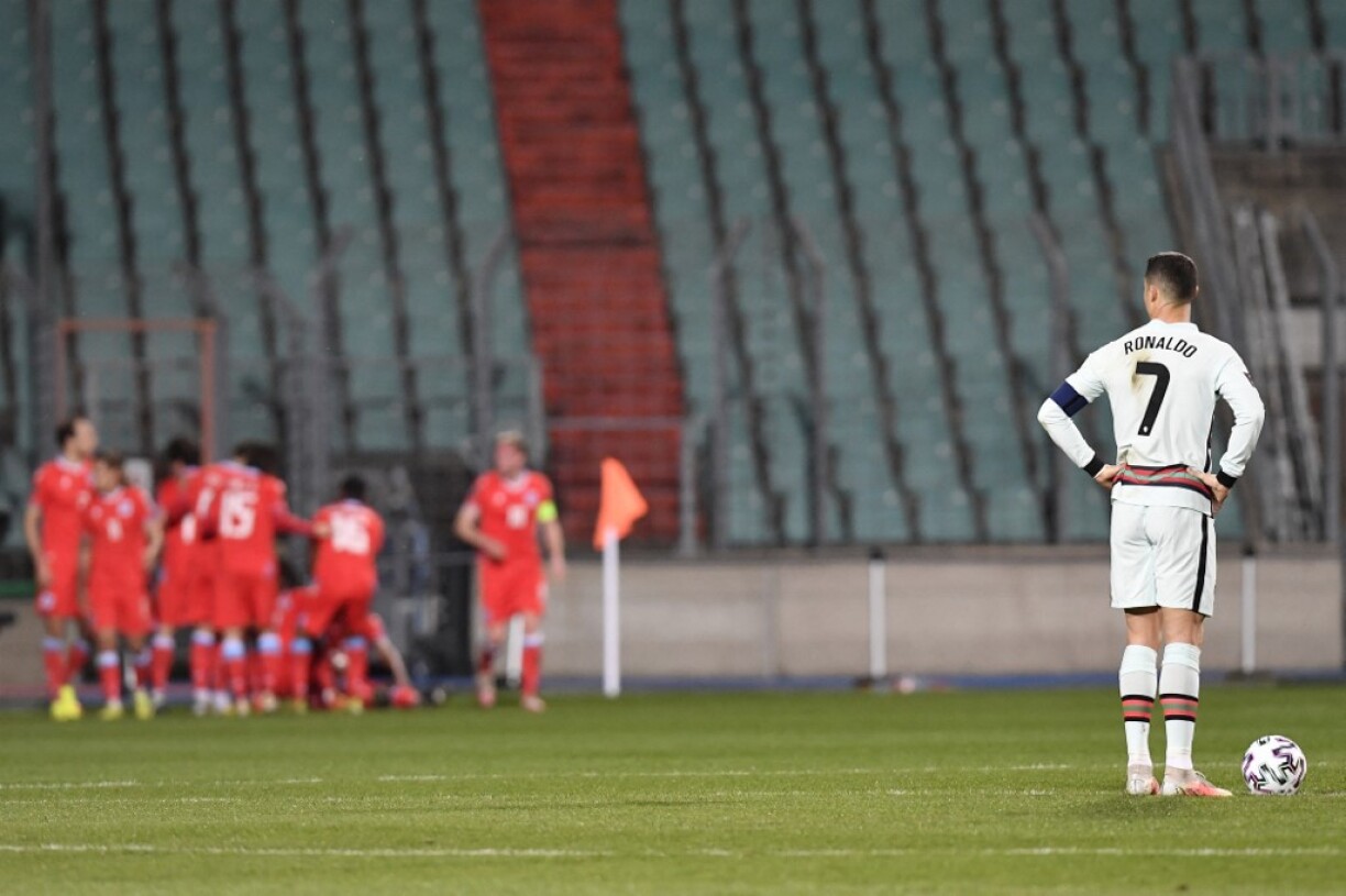 Ronaldo réagit au but des Luxembourgeois en première mi-temps le 30 mars 2021