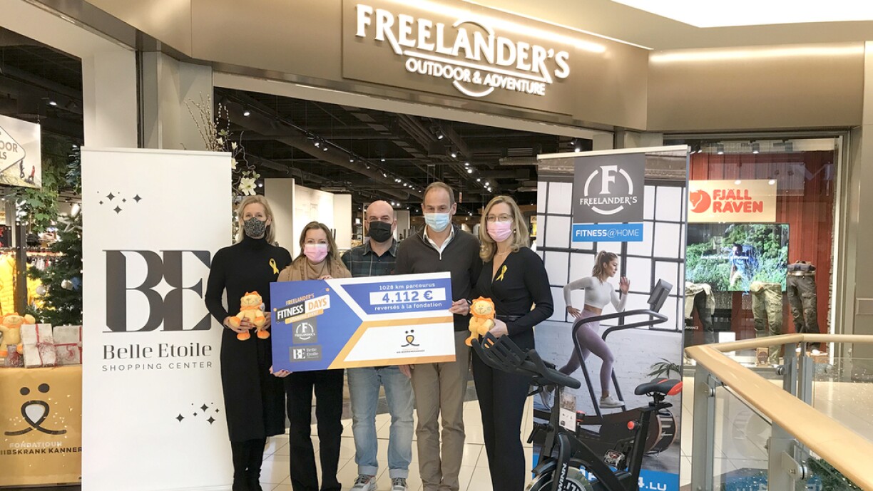 Vu l. no r.: Veerle Dierick (Coordinatrice Fundraising & Bénévolat Fondatioun Kriibskrank Kanner) Isabelle Kapp (Direction Freelander‘s) Gordon Braun (Management Freelander‘s) Manu Konsbruck (Directeur Belle Etoile) Anne Goeres (Directrice Fondatioun Kriibskrank Kanner)