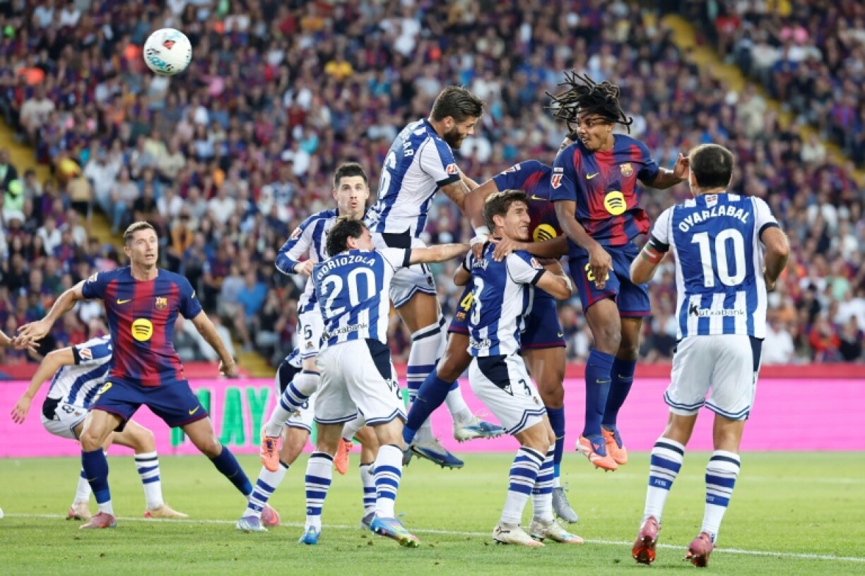 La tête égalisatrice de Jules Koundé le 28 septembre 2025 face à la Real Sociedad. Le défenseur français du Barça s'est réjoui du retour à la compétition de Lamine Yamal.