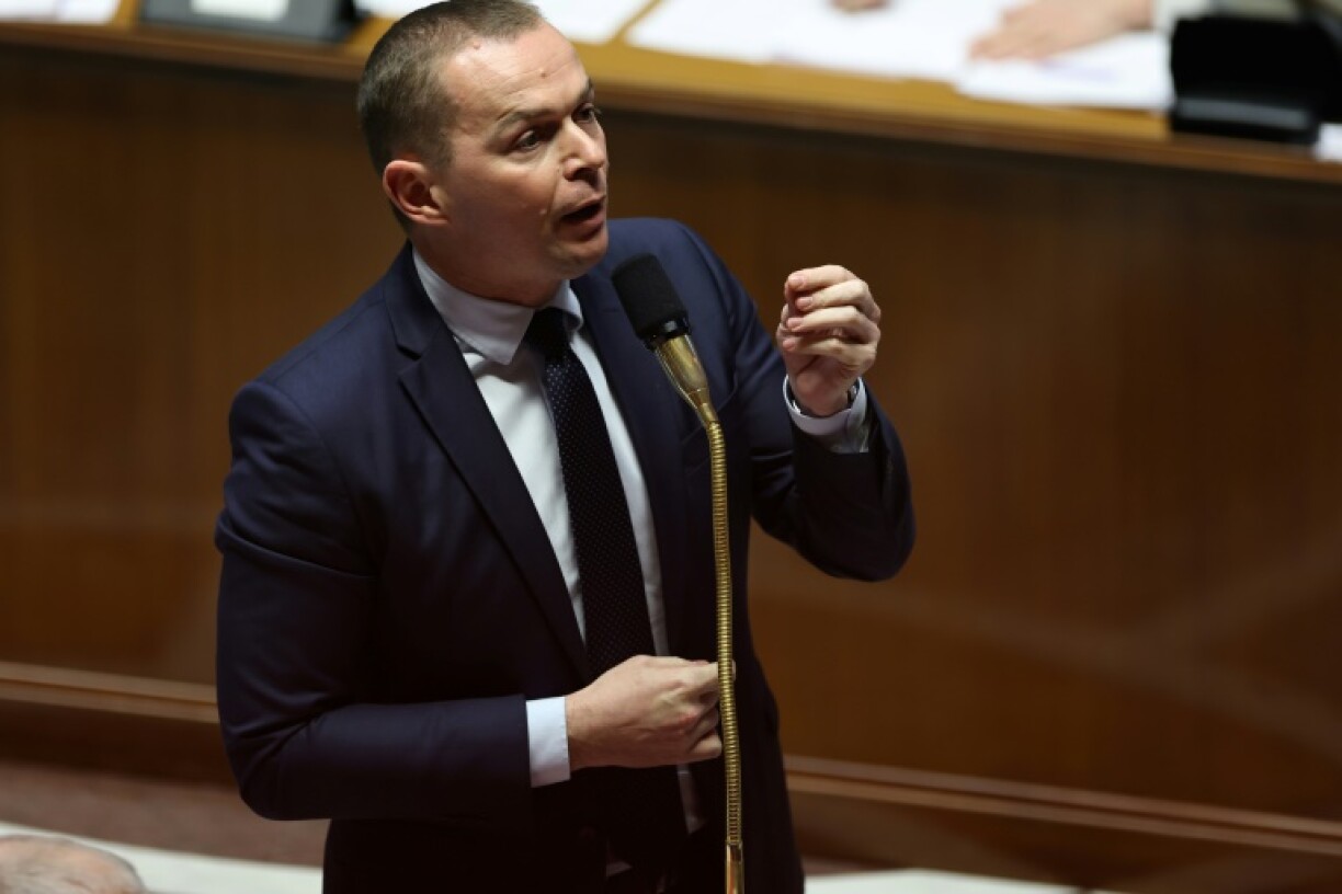 Le ministre du travail Olivier Dussopt lors des questions au gouvernement à l'Assemblée nationale à Paris le 17 janvier 2023