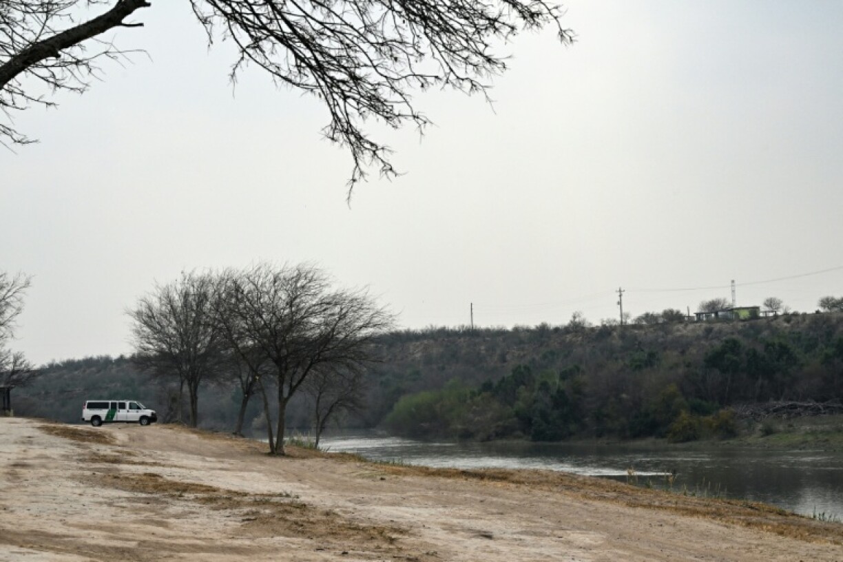 Un véhicule de la police américaine aux frontières près du Rio Grande, à Laredo, au Texas, le 20 février 2026
