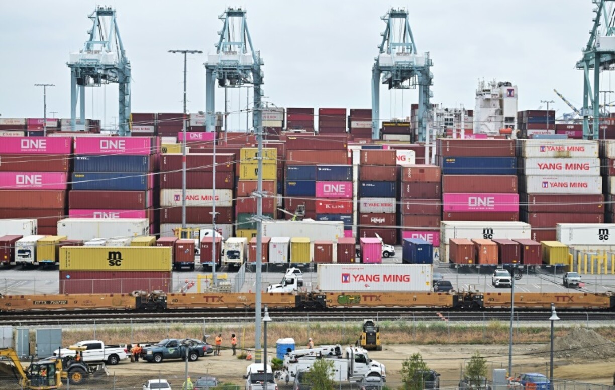 A 90-day reprieve from sharp tariffs on Chinese imports could temporarily unstick a trade embargo between the two countries, experts say