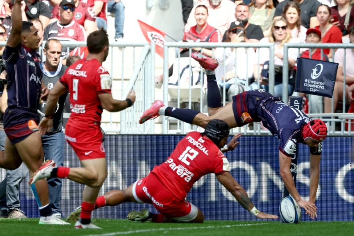 Louis Bielle-Biarrey (R) scored two tries as Bordeaux-Begles brushed past Toulouse to reach the Champions Cup final