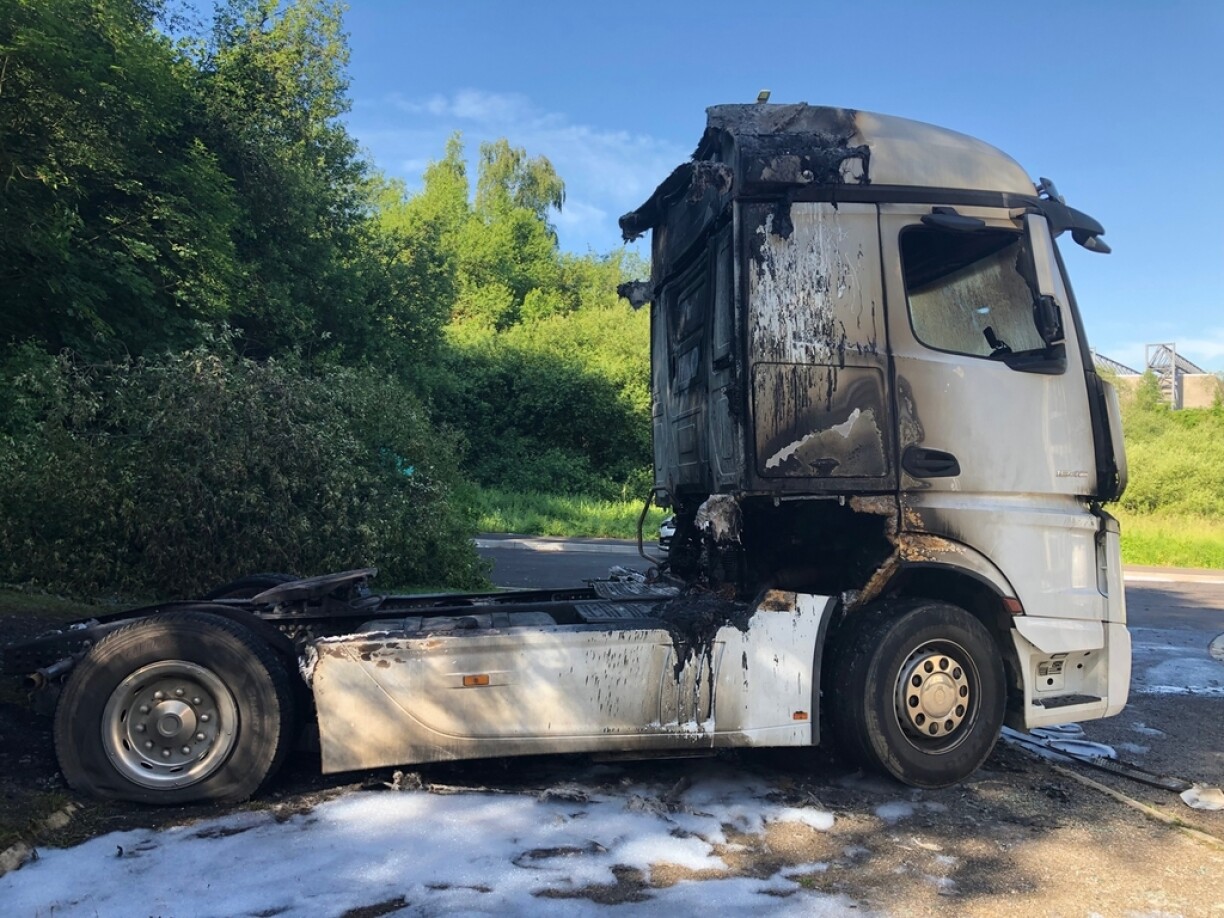 Le poids lourd incendié dans la nuit de dimanche à lundi à Longwy.