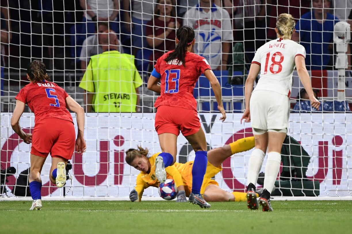 An der 84. Minutt konnt England en Eelefmeter, deen zum Ausgläich gefouert hätt, net verwandelen.