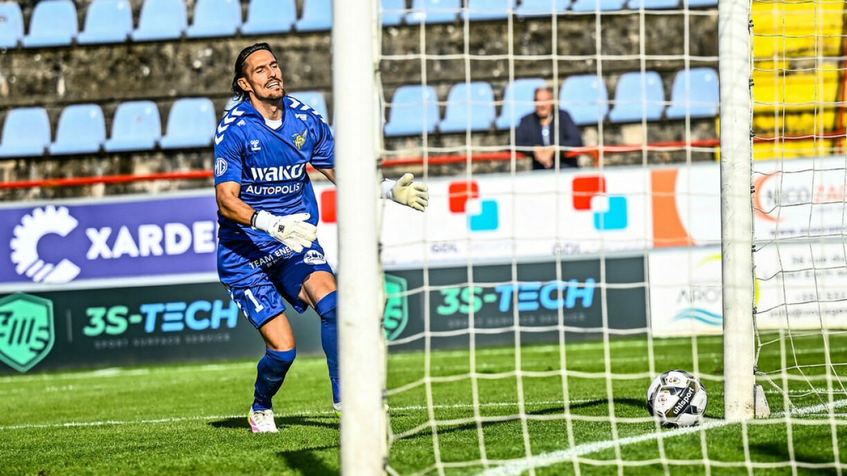 Avant-soirée cauchemardesque pour Sébastien Flauss, auteur notamment d’une incroyable faute de pied qui a permis à Dudelange de revenir dans la partie.