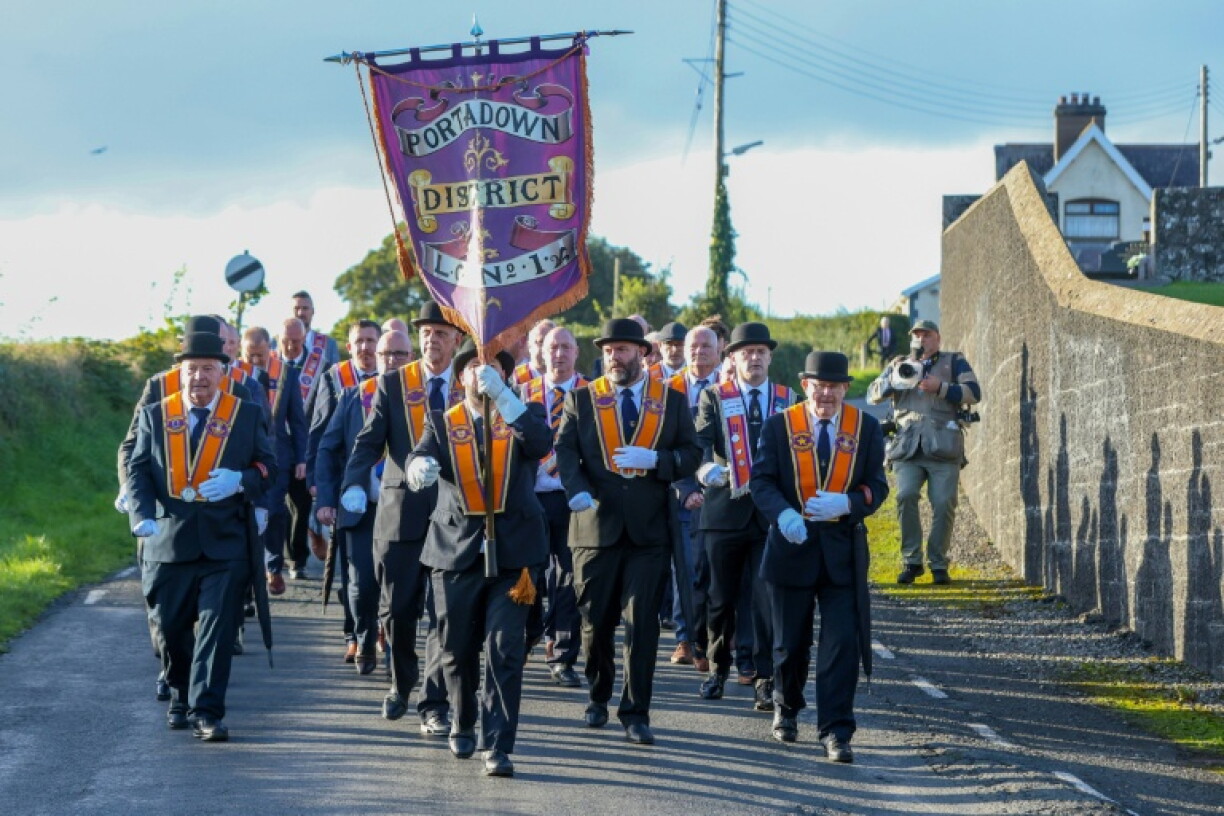 Residents have applied to a Belfast court to bar the Portadown Orange Order from completing a contentious march from a church along Garvaghy Road in Portadown, Northern Ireland