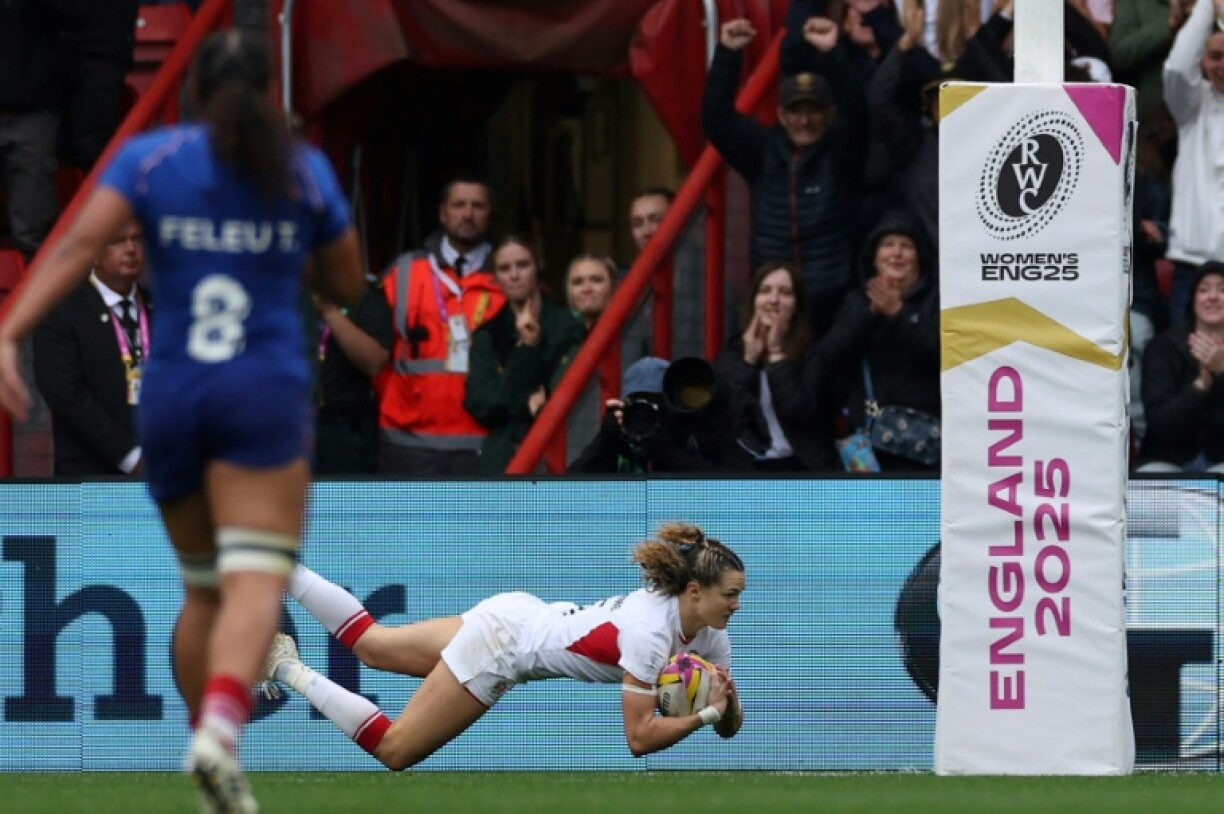 England full-back Ellie Kildunne put the result beyond doubt 11 minutes from time