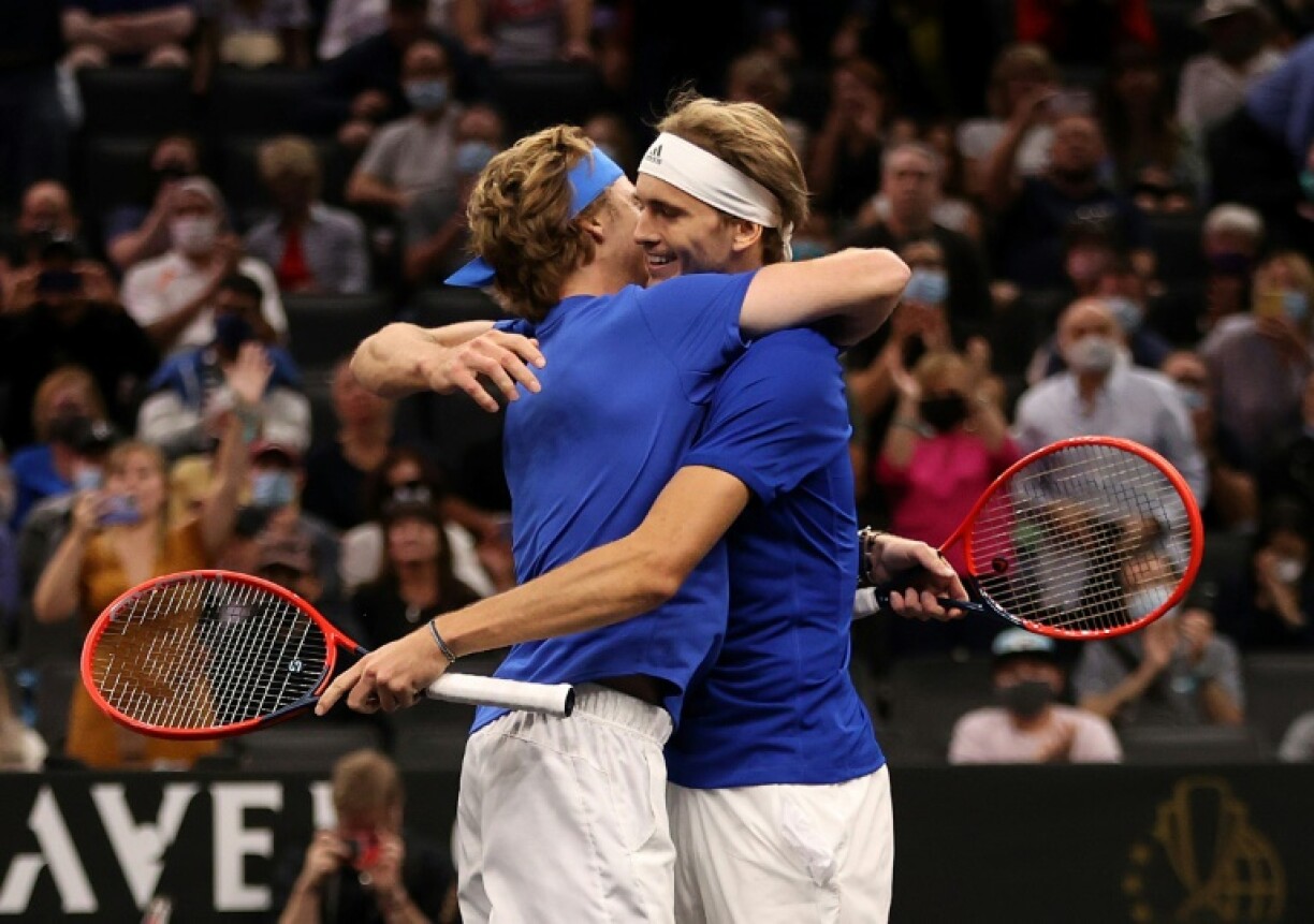 Le Russe Andrey Rublev et l'Allemand Alexander Zverev (équipe europeénne), vainqueurs de l'Américain Reilly Opelka et du Canadien Denis Shapovalov (équipe reste du monde), lors de la Laver Cup, remportée par l'Europe, le 26 septembre 2021 à Boston