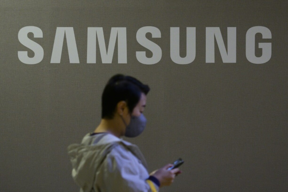 Samsung Electronics on Tuesday posted highest ever figures for its first quarter sales forecast
