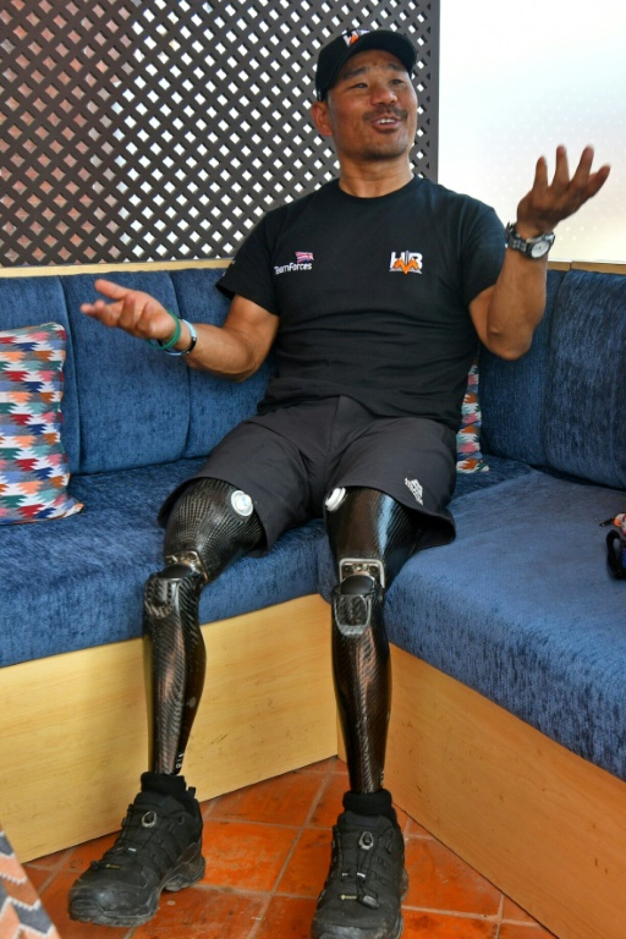 Hari Budha Magar, ancien combattant Gurkha amputé en Afghanistan, lors d'u entretien avec l'AFP à Katmandou le 3 avril 2023