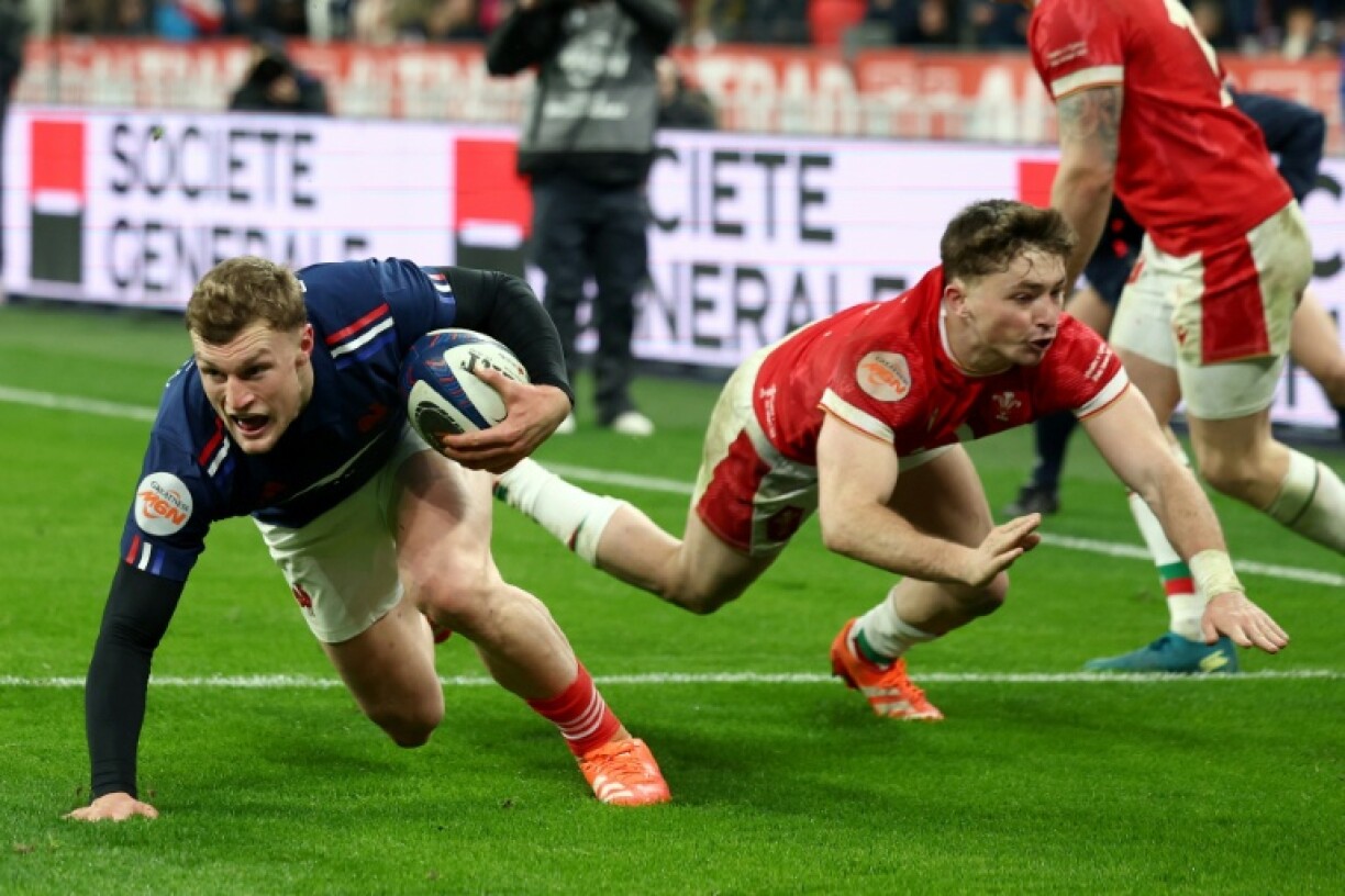 Emilien Gailleton (L) has scored three tries in his 11 France appearances