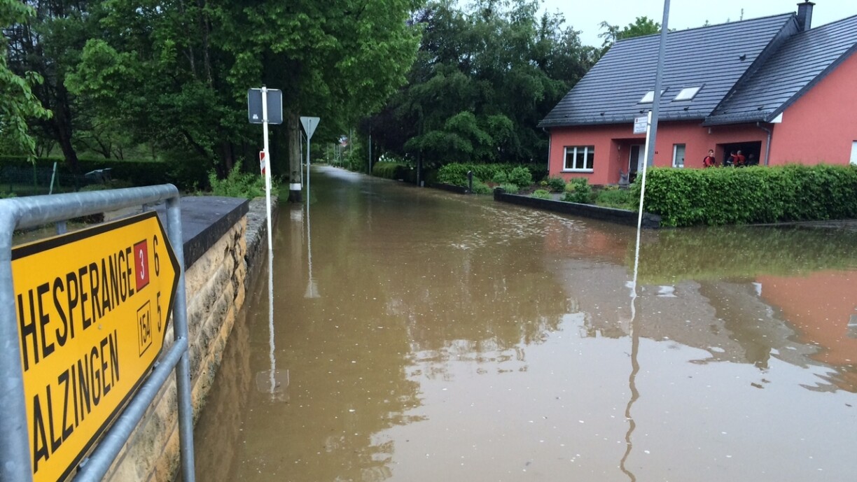 Inondation dans la rue de l'Alzingen à Syren en 2016.
