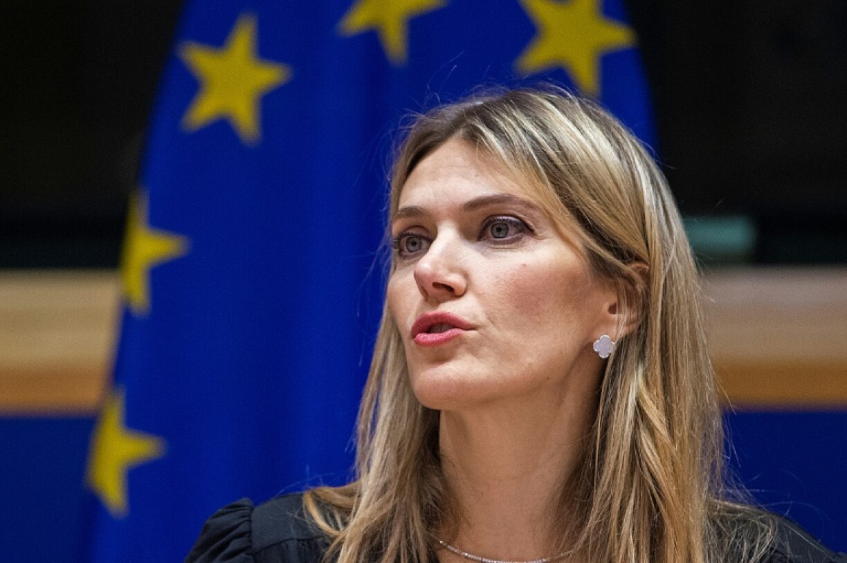 Eva Kaili s'exprime lors de la cérémonie de remise du Prix du livre européen à Bruxelles le 7 décembre 2022