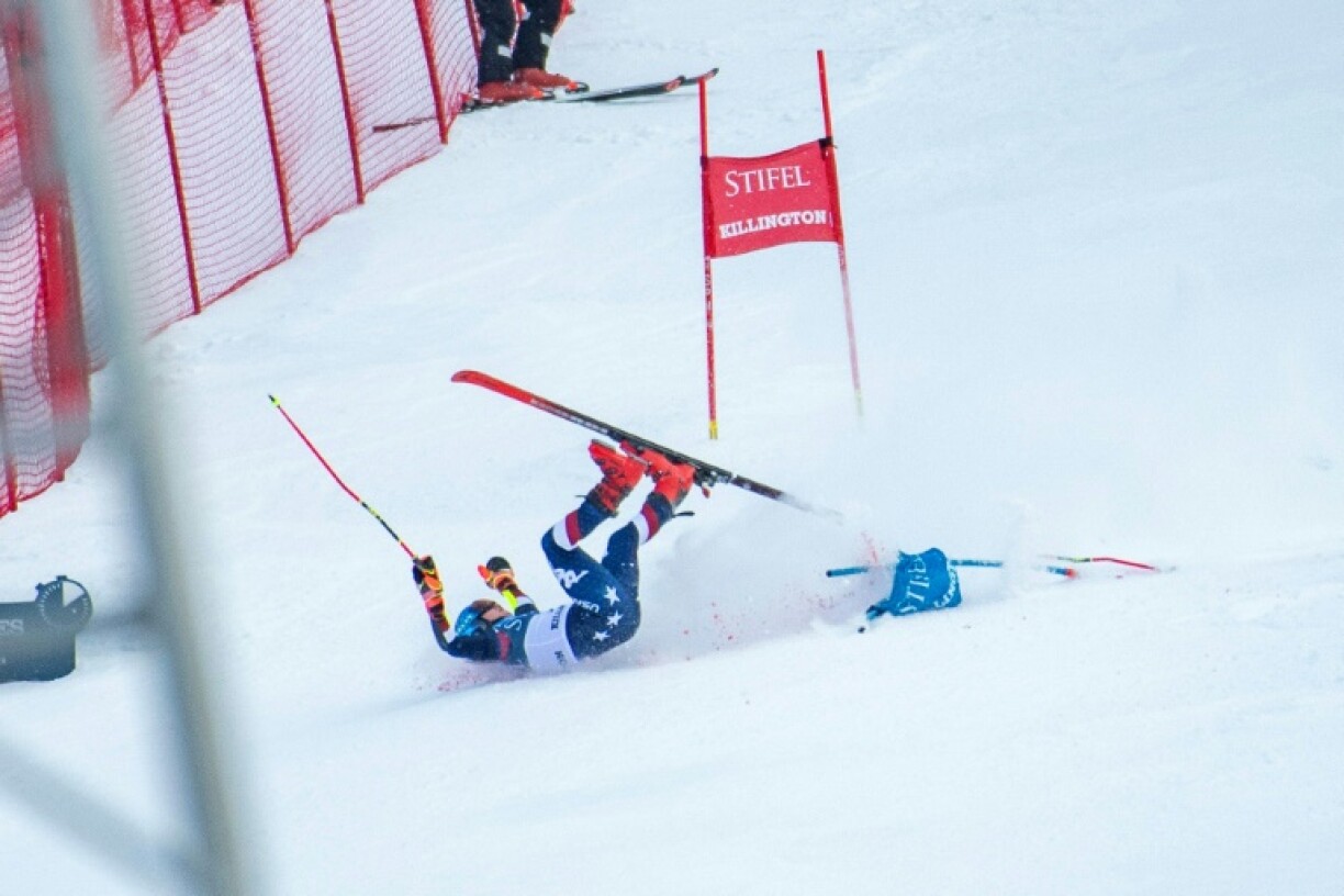 US superstar Mikaela Shiffrin crashes in the alpine World Cup giant slalom at Killington, Vermont