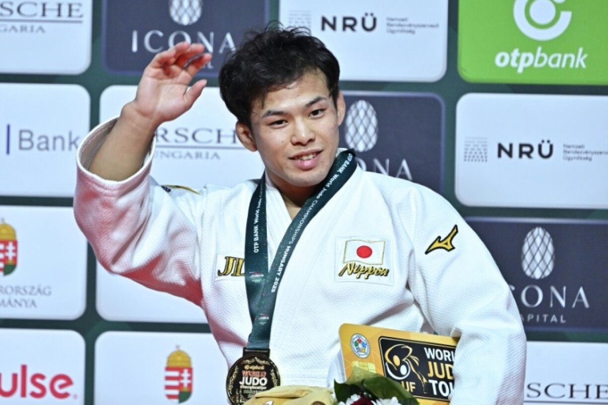 Japan's Ryuju Nagayama won his first world medal aged 29 in the men's -60kg at the Judo World Championships in Budapest, Hungary